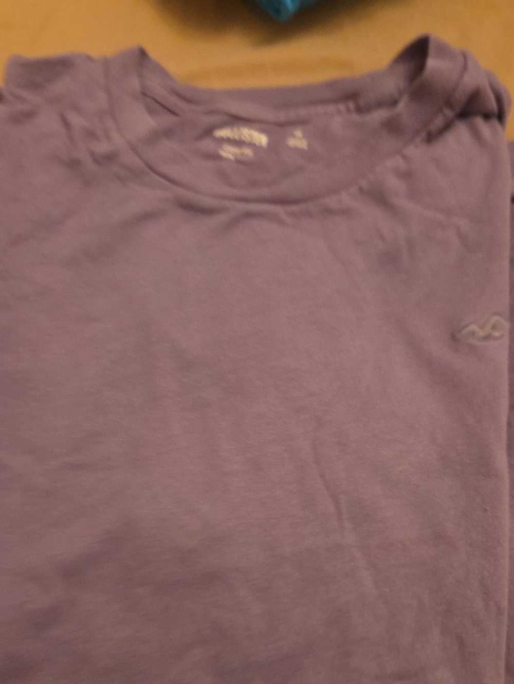 Hollister Men’s Lavender Crew Neck Short Sleeve Tee
